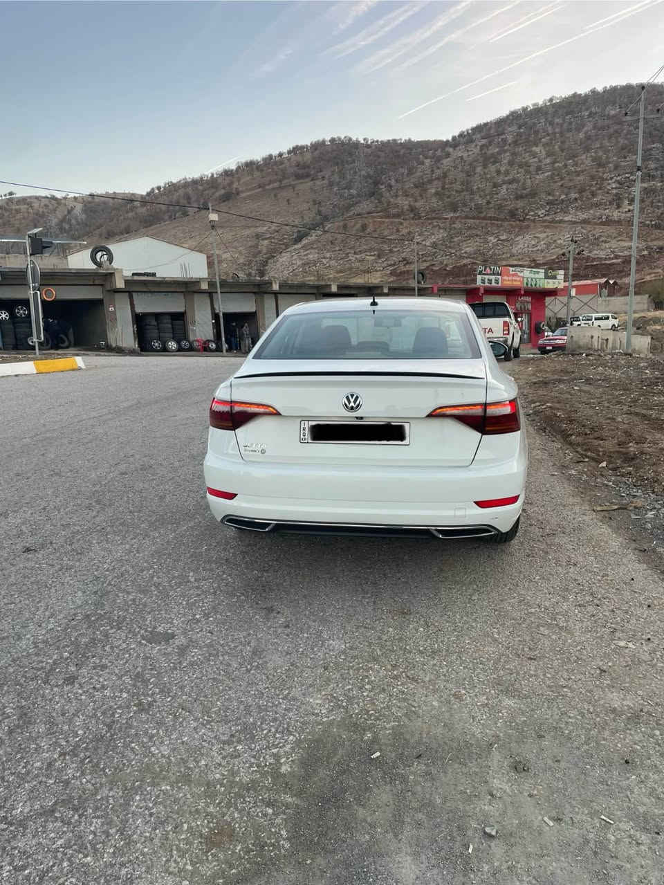 جیتا ٢٠١٩ گێرعادی چوار پارچە بۆیاخ بێ ئێرباگ بێ داخلی جە مپی پشتی هەیە لە گەڵ نەرمە تەرزە گێرو مەکینەو کارەبایەتی تایە پێش کەپس هەمووی بەشەرت رادێتە بیلاد.  *********** أربيل, العراق
