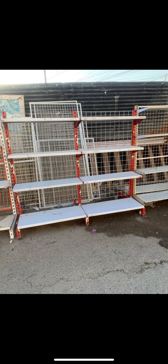 للبيع سفن تجهيز محلات الاتصال *********** وتساب العماره حي الحسين الجديد مقابيل السوك الاخضر شارع ابو شاكر
