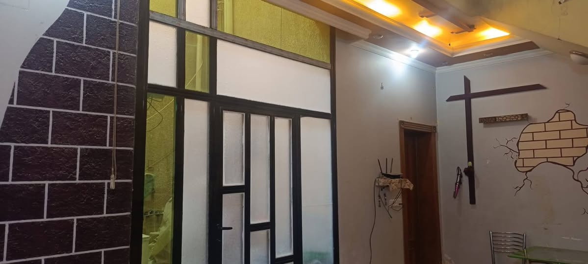 بيت للبيع ١٠٠ متر طابقين
استقبال ومطبخ وغرفتين وصاله و٣ حمامات
منطقة البوبيات عمود 55 داخل الفرع قريب عن الشارع العام 15 متر

للاستفسار الاتصال مراسلة ⁨مراسلة ⁨***********⁩ كربلاء, العراق
