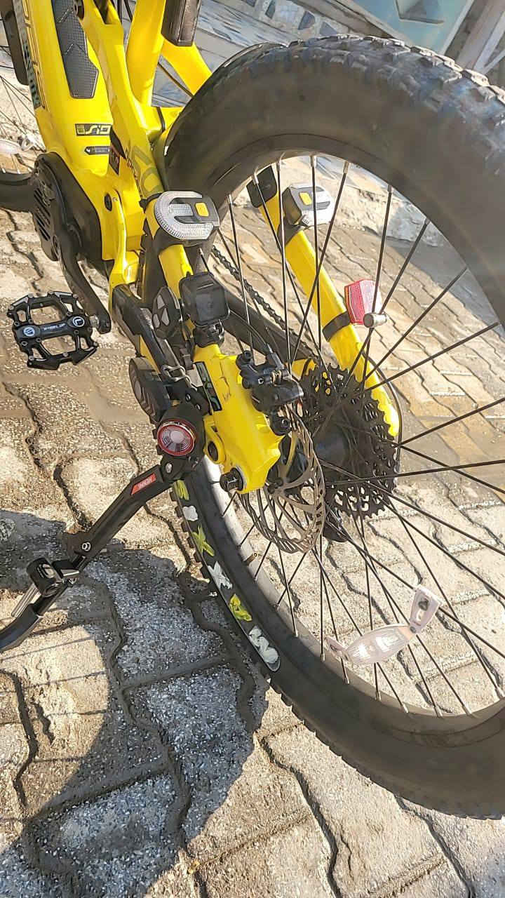 السلام عليكم بايك ساندروس روك ستار
ماشي الفين 
سعره قفل مليون قفل قفل 

سعر جديد مليون و900 عدا الاغراض 

ملاحظه الويل الامامي بي انحراف بسيط جدا مياثر ابد 
العكرب الغيرات كله شغاله بس يرادله ترتيب غير هذا الشي مابي 
تواصل  
***********
