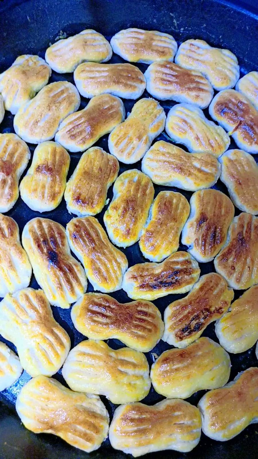 صار التوصيل مجاني مركز الحلة فقط 
 هذا العرض باقي لنهاية العيد 
وهم نزلت سعر الكليجة بمناسبة قدوم العيد
  (تمر) سعر الكيلو 5 فقط
  ( حلقوم/سمسم/مبروش) سعر الكيلو 6 فقط
   
خلال فترة العيد فقط الترتيب والنظافة كدامكم 

العنوان حلة مهندسين قرب مجمع الأمين الطبي 
الحجز خاص أو الإتصال/***********