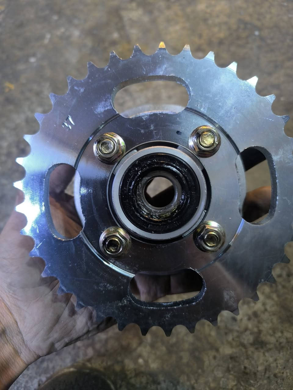 سلام عليكم
توفر لدينا غراض سرفيز جديد
تاير اصلي كوري
وجه دشبول بلاستك اصلي
ستان عدل اصلي
فج وره دبل بستم اصلي 
درع اصلي
دشبول اصلي
فافونه معه صينيه زنجيل اصلي
لاستيكه دوسه النص اصلي
بيم ستان نص اصلي 
اي استفسار
*********** محلات احمد ماهيه
شطيطه شارع الماطورات  🩵🌹
