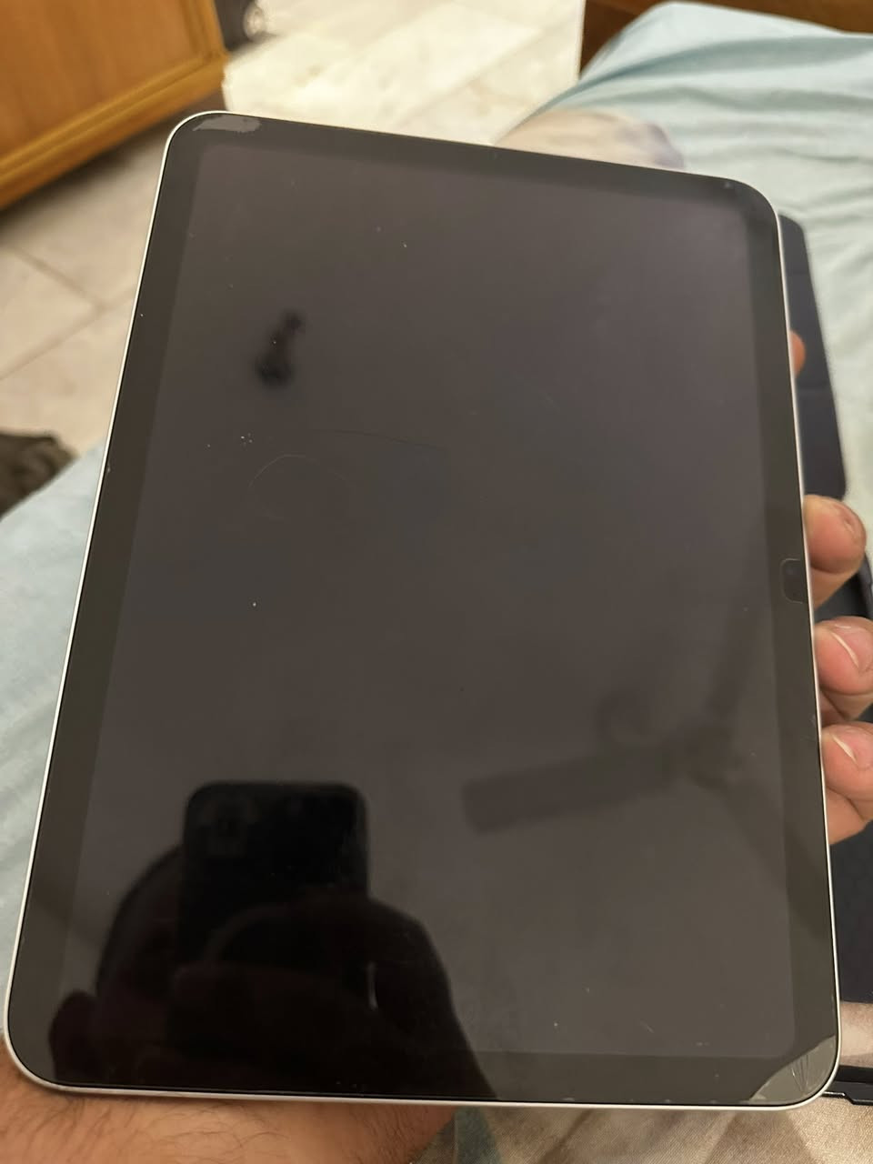 ipad10
جديد كلش استخدام قليل
ذاكرة 64
ملحقات كاملة 
شاحنة 
كڤر
والباكيت 
السعر 350 بي مجال بسيط
واتساب ***********
