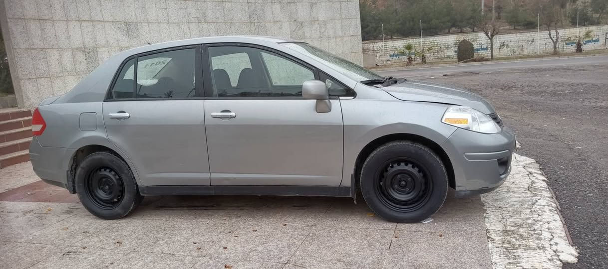 نیسان ڤێرسا 2011بۆفرۆشت
سەیارەی تابڵێ خاوێنوو جوانە. ماڵێ دۆستە گێڕو مەکینەو کارەبای تەبریدوو گەرمی بەشەرت. تەقەوڕەڕەقی نیە هەموو گیانی مەزبووتەو چوار جام کارەبایەوەشاشەو کامێرارە چوار تایەی خاوێنی لەژێرە. سنەوی نوویەیە تا2028بەناوخۆموەیە. هەموگیانی مەزبووتە. سعری 86گەڵاو مەجال شووین ڕانیە. *********** رانية, السليمانية
