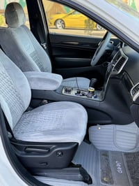 جيب لاريدو 2012 خليجي فول مواصفات ماعدا الفتحه  ماشيه 150 كيلو مو ميل ...