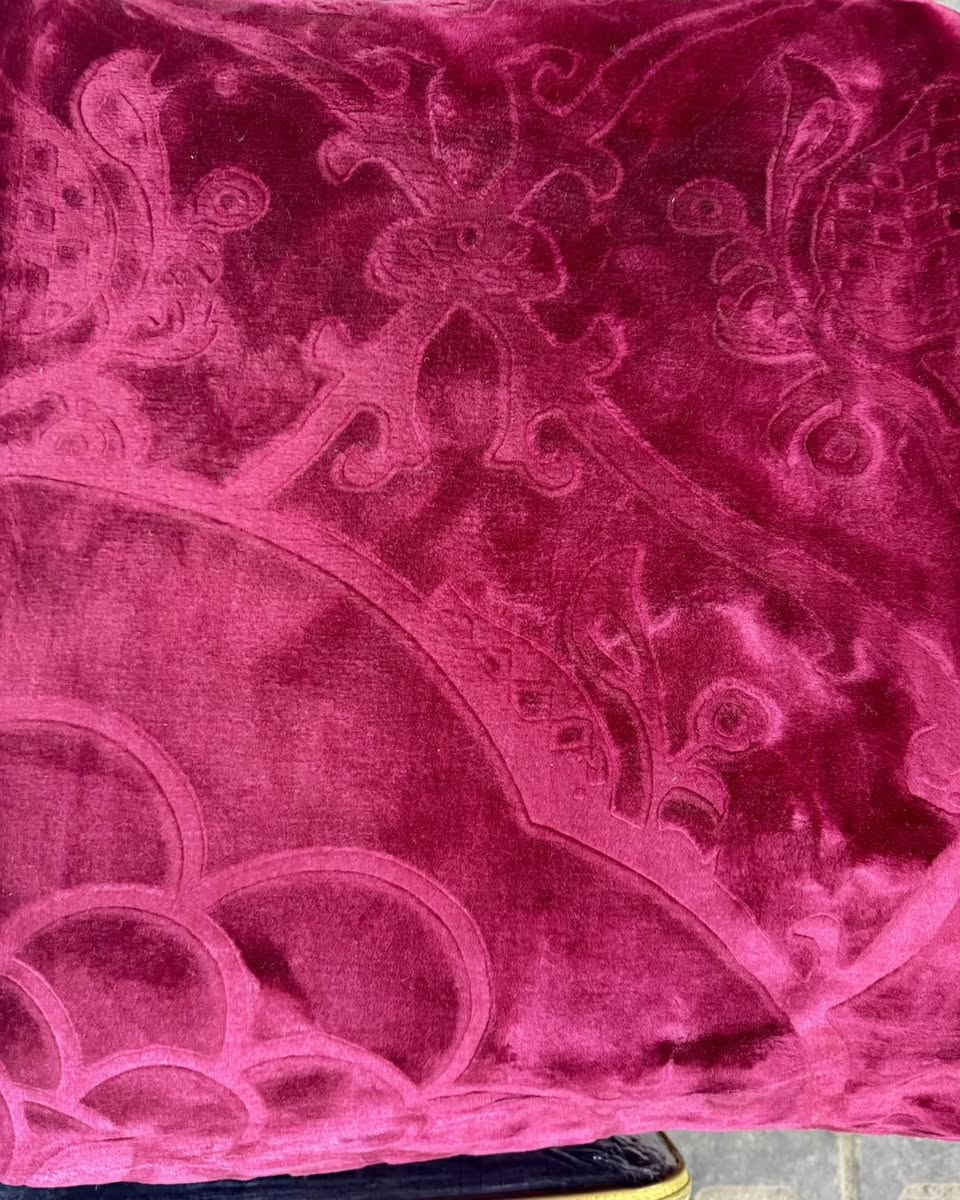 🛏️✨ مفروشات السيد ✨🛏️

كوت – سوق الكبير المسقف، قرب بيت أبو آلهوى، مقابل جامع الحاج عبود – محلات سيد صباح
📞 *********** | 🚚 توجد خدمة توصيل

🔸 بطانية نفرين فاخرة
حفر حرير درجة أولى – طبقة واحدة
وزن ثقيل 7 كيلو
🟥🖤🟫🟨 متوفرة بألوان أنيقة ومتنوعة
💰 السعر فقط 29 ألف

🪷 تصميم راقي، ملمس ناعم، دفء لا يُقاوم
اختيارك المثالي لفصل الشتاء ❄️

📦 التغليف أنيق، مناسب للإهداء أو الاستخدام الشخصي
📲 احجز الآن عبر الرسائل أو اتصل بنا مباشرة
