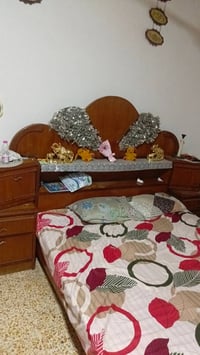 غرفة نوم • غرفة اخشاب • سرير • دولاب • قنصور • ميز تواليت • اثاث خشبي ...