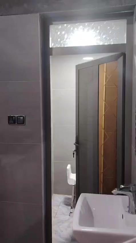 السلام عليكم
بيت ١٠٠ متر طابو صرف باسمي للبيع منطقت نهاوند ال ١٠ الاف خلف البطاقه الوطنيه ثاني بيت على شارع ٣٠ كامل خدمات وموقع حلو والبيت جديد ونضيف الاستفسار الاتصال على الرقم ***********
