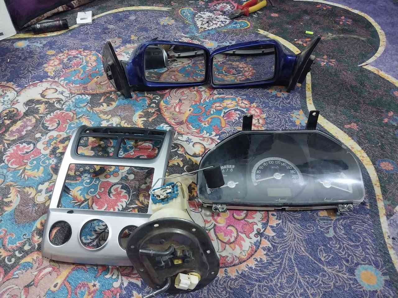 اغراض كيا سبورتاج للبيع اصلي مرايات شباك عبوه كامله عينه ***********
