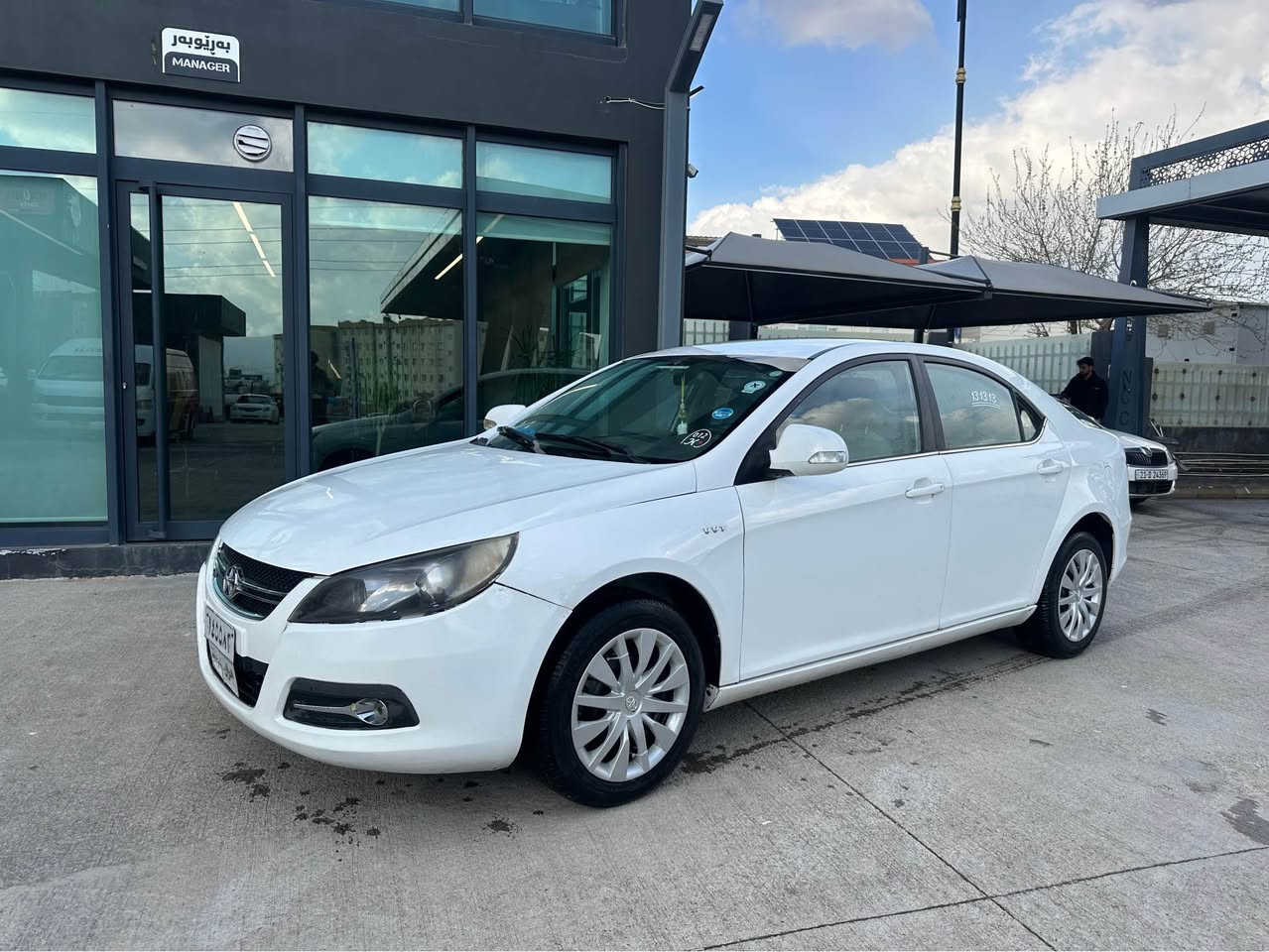 شوين سليماني 
***********
جاكj5٢٠١٢
گير عادي مه كينه زنجير گيرو مه كينه به شه رت كاره باي كامل مه زبوت بي ته قه و ره قه ٣ بو ٤ بارجه بو ياخه له سه ر ساخي بي ده عم بي ليدران سه نه وي تا زه به سه ر جوه به شه رتي ته حويل وه كاله ت هه مو كياني به شه رت يه ك هه زار مه سروف ١٠٠ دولار بره ٥٢ كه لا مه جالكي برا يه نه شوينم سليمانيه السليمانية, العراق
