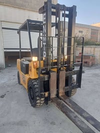 شاحنة • للبيع • ماكو تفاصيل