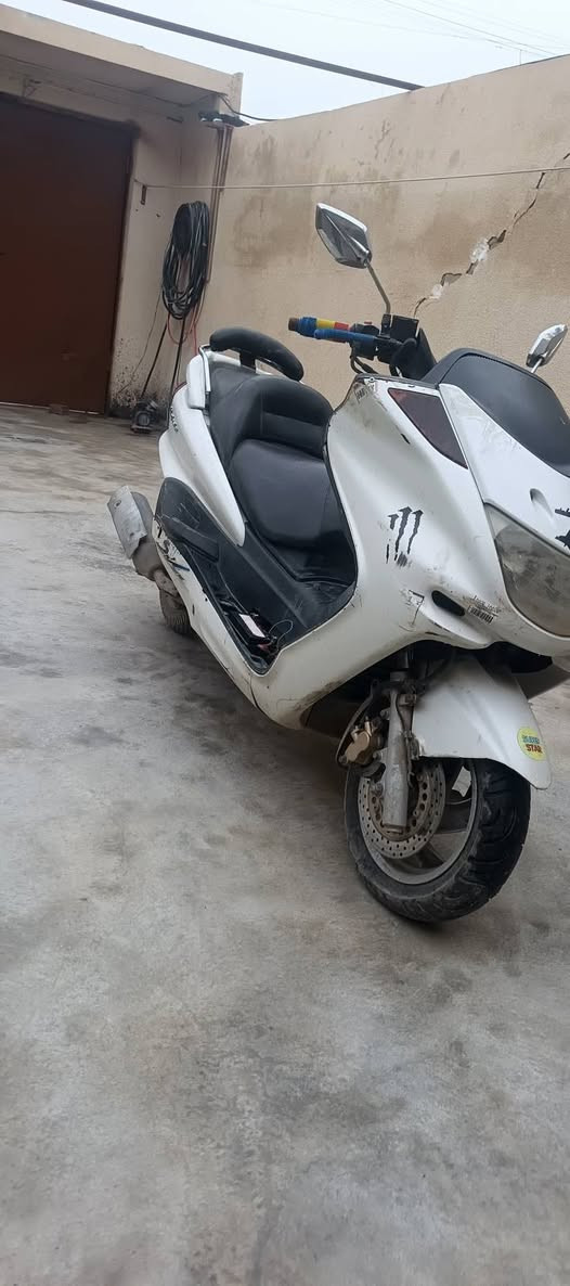 ماجستة للبيع بيها كتف فقط والباقي شغالة مكاني تلعفر حي الوحدة سعر من الاخير قفل 300 الف ***********
