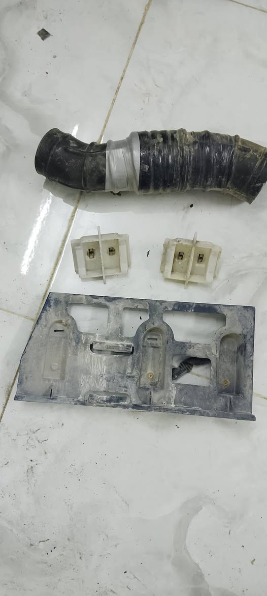 غراض بونتيشا للبيع ويوجد كراسي بونتيشا وجام سياره يوجد للبيع


**إذا كنت صاحب هذا الإعلان وتريد حذفه لأي سبب، رجاءا أرسل رسالة إلى الدعم الفني**