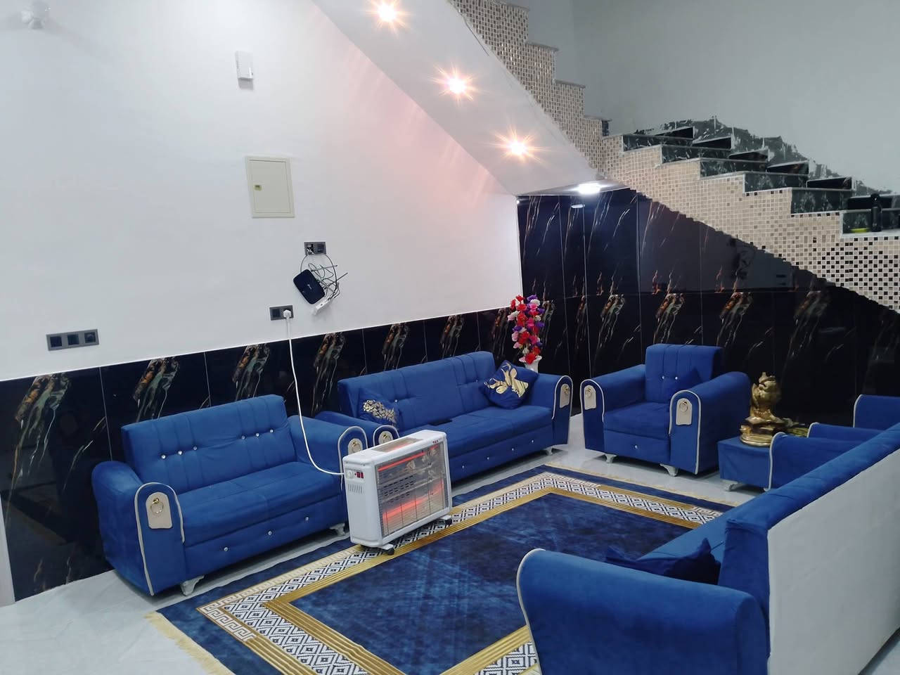 بيت زراعي للبيع قرب جامعة ذي قار نهاية شارع المهندس 
مساحة 200 متر بناء كامل للاستفسار. ***********
