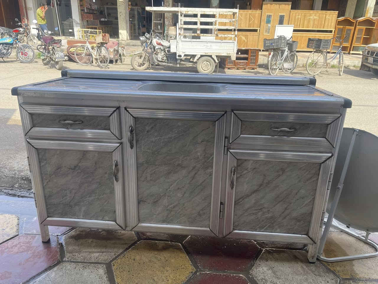 كاونتر مستعمل للبيع  احطاطه كلش نضيف  ***********
