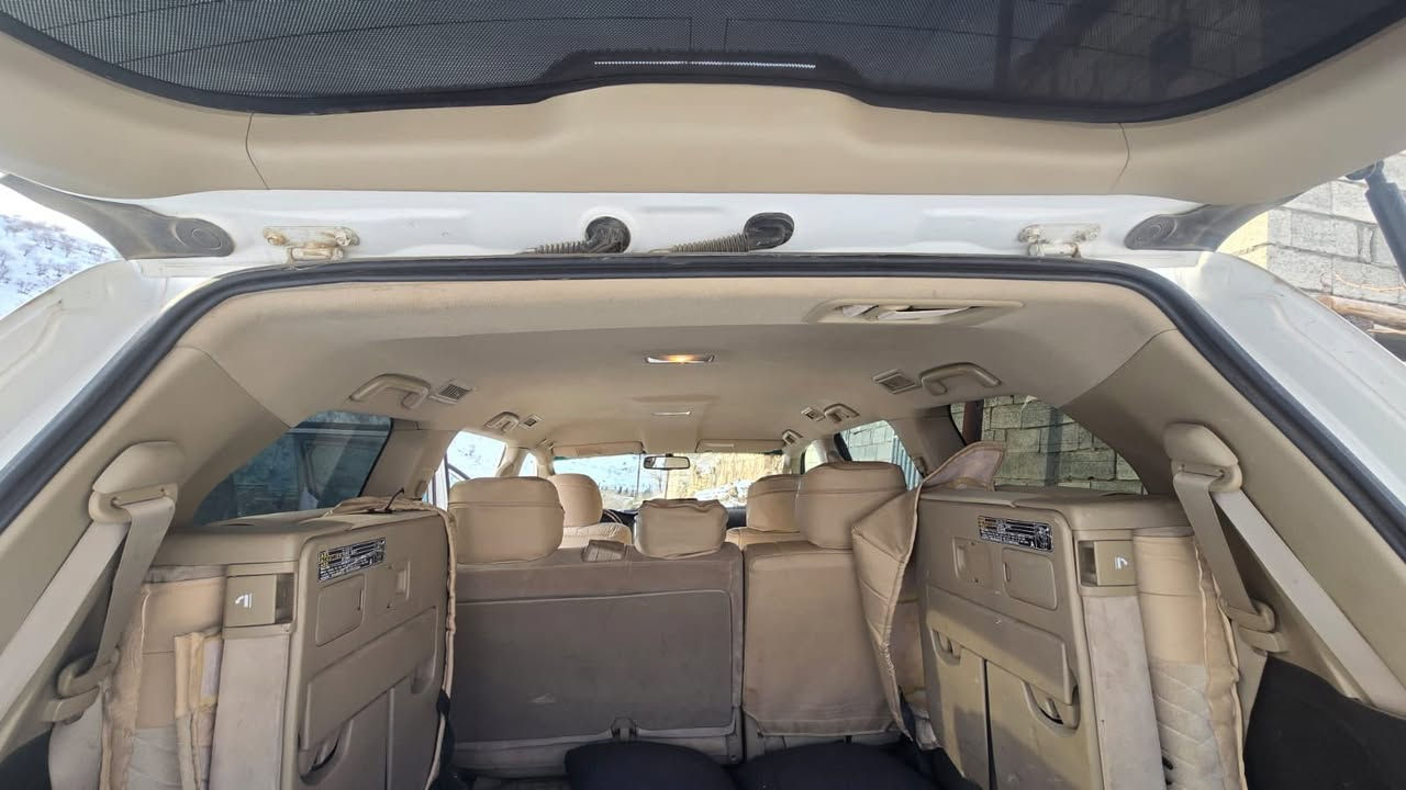 ساخ کۆدی بۆ کراوە ١٧٠ گەلا
ناوزەرد فۆرمیکا شاشەو کامێرا پێشو دوا 
مەرکەزی و سەلاجە
٣ ریز کوشن لێگزز
دەسک ستیل
ساخ
ھەموو گیانی بەشەرت نمونە لە جوانی 
***********
