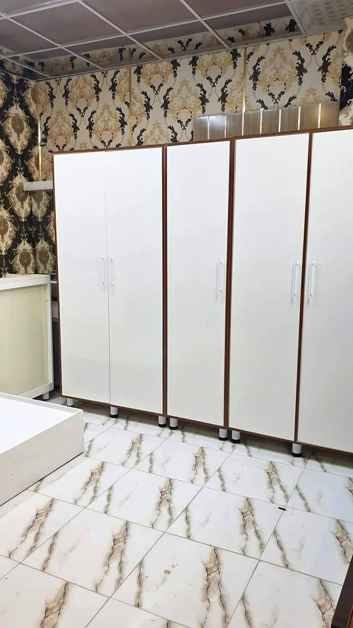 معمل الأثاث الأيطالي في الزبيديه 
العنوان/ الزبيدية خلف محطة الوقود مجاور مدرسة سكينه 
عمل جميع انواع الغرف وديكورات رفوف محلات
غرف شبابي غرف كبار غرف اطفال


**إذا كنت صاحب هذا الإعلان وتريد حذفه لأي سبب، رجاءا أرسل رسالة إلى الدعم الفني**
