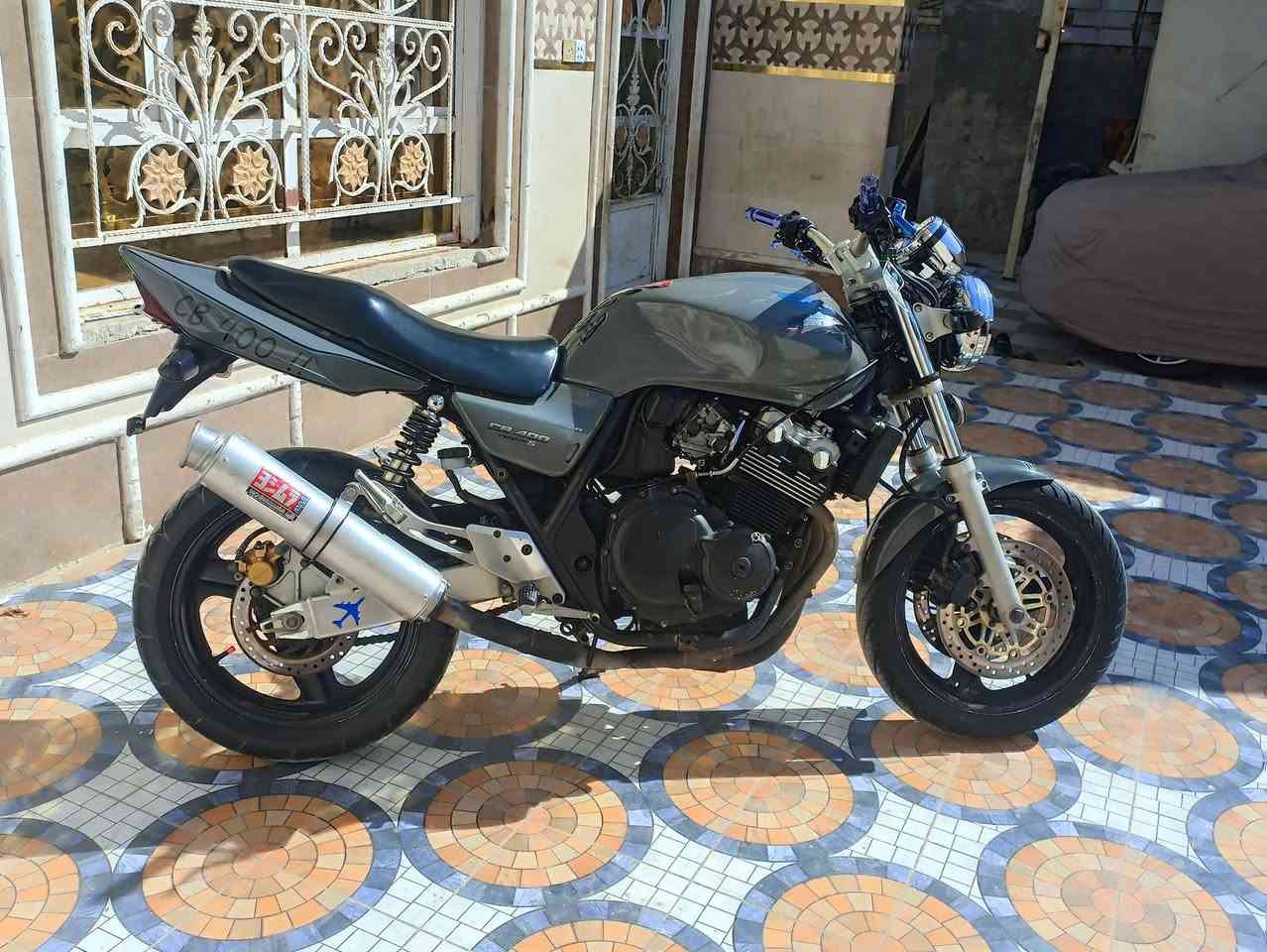 سلام عليكم                CB400 جيل ثاني حديث هايبر سكيورتي16 ولف +  

دراجة ع وضع الشركة رمبة مكفولة عام جيب كوستر فيترية وتعال افحص 

مابيهة لا جطل ولا وايرات طالعة وطابة ع بلاد ستوك 

دهنهة جديد قبل سبوع مبدلة دراجة مناقصهة شي شلعة معدل تخوف اكزوز طرب 

نازلة من كلشي وكلاشي مكاني بابل سعر 1650

 ***********
