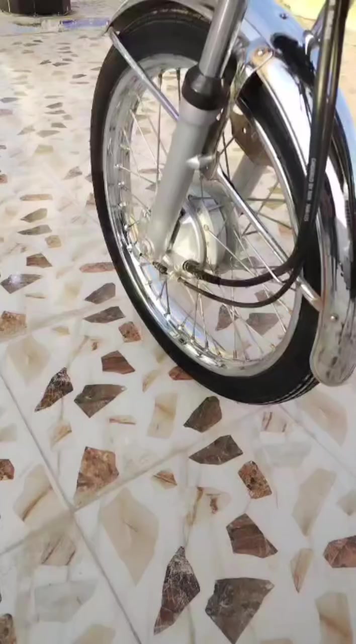 السلام عليكم شباب موديل 20 اوراق اصولي دراجه حلوه خير من الله ما ناقصها شيء السعر 650 في مجال مكان كوت شارع النفط ***********👈***********
