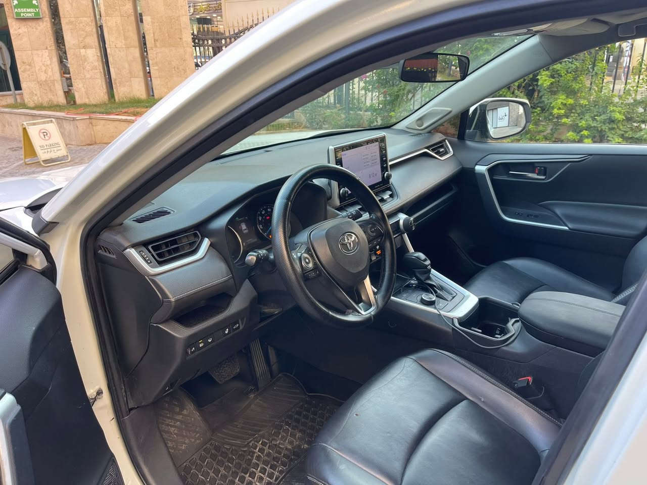 Rav 4 xle premium 2022
سپی سەدەفی دەبڵ اكسل سلاید بەسمە شەغال  سوكان هیتەر كوشین هیتەر سندوقی ئۆتۆ فول فولە
٥ پارچەی سبوغە كەمێك دۆسەی سایەقی گرتووە
كەمێك مەجالی هەیە
***********
