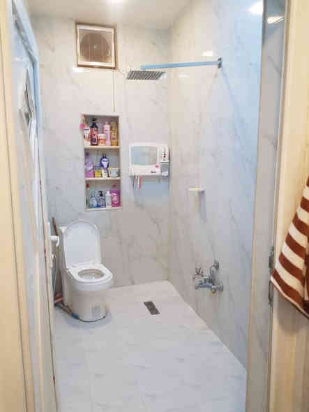 بيت زراعي للبيع بناء حديث طابوق كونكريت مسلح 
مساحة البيت ١٢٠ متر  في حي الرسول قرب السايلو
السعر ٩٠
الرقم ***********

ملاحظة (بدون اثاث البيت فارغ حاليا)
