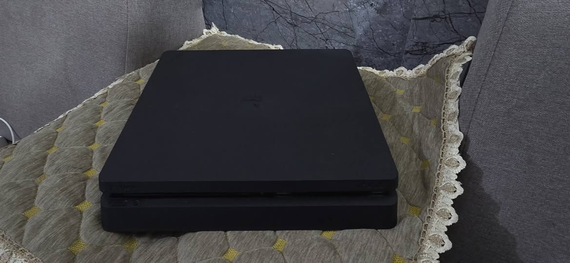 بلي. 4 ويا قرص جيتي اي و قرص طوبه و
جوستك العدد 2ويرر تشغيل واشدي وشاحن
السعر 235وبي مجال المكان كربلاء حي الحر 
الرقم وتساب *********** اذا مو شراي لتراسل
