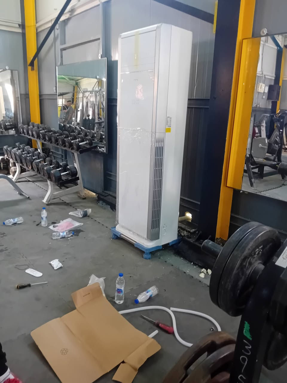 السلام عليكم 
هذا كان اخر عمل الي  الموسم الي مضى  قاعة العاب    نصب جديد  جهازين  وصيانه جهازين    يارب  موسم خير للجميع  اخوكم
الفني ابو علي    للتواصل  فقط على الرقم 
***********
