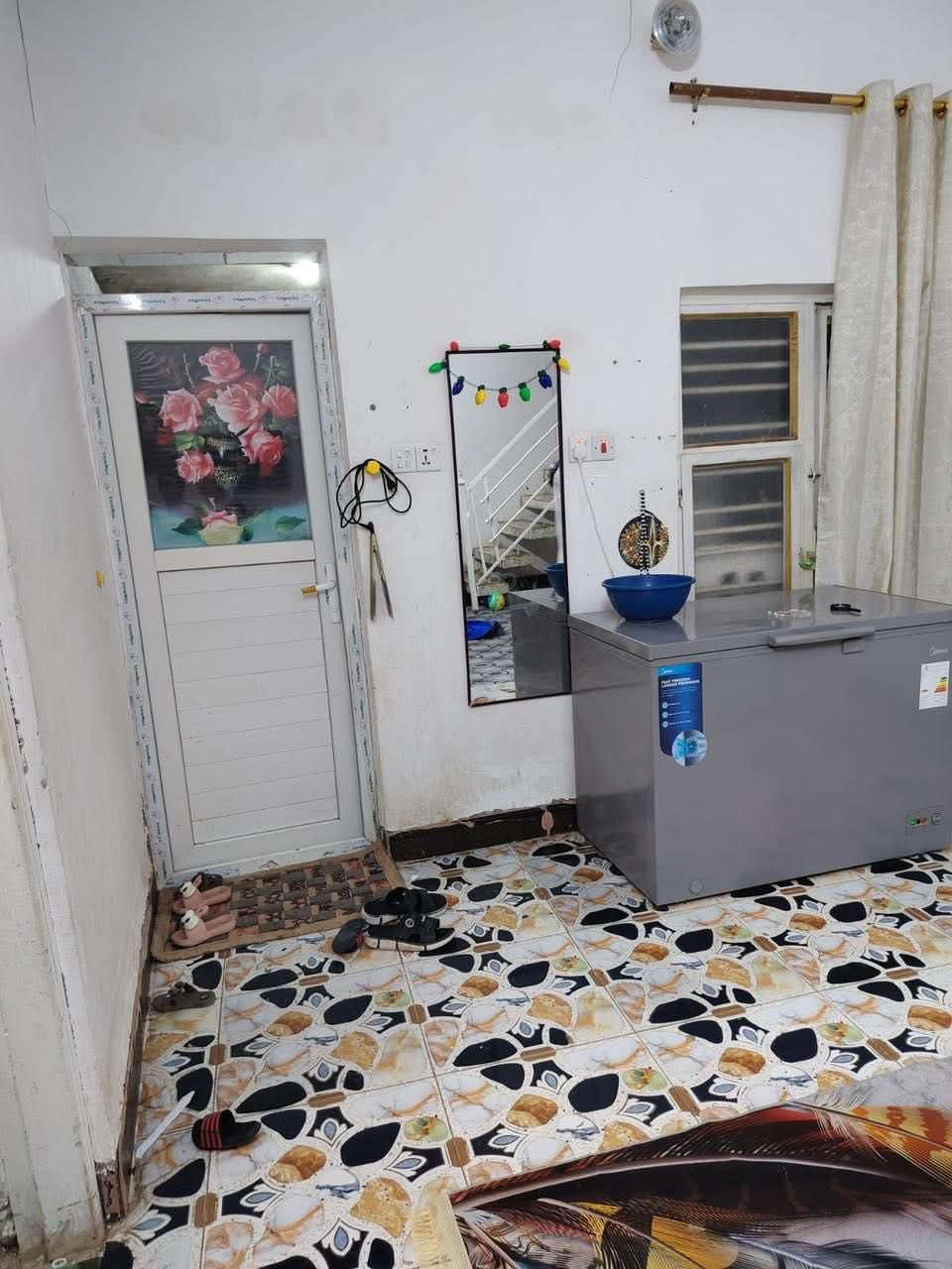 🏠: #دار_للبيع
📍: الموقع حي الامين قرب سيراميك العيساوي
📐:مساحة ٢٠٠ متر واجهة ١٠ نزال ٢٠
🏗️. بناء كونكريت بلوك 
تفاصيل الدار 
🔸. طابقين 
الاول يحتوي على 
.غرفه
.استقبال
.صاله
.مطبخ
.صحيات
.طارمه 
.صحيات داخليه وخارجية 

الثاني 
.غرفه نوم 
 💸. السعر ٥٥ مليون وقابل للتفاوض 
——————————- للاستفسار اكثر مراجعة مكتبنا 
#مكتب_الاتحاد_للعقار
عنوان المكتب حي الجامعة الحولي مجاور بيت فيصل النائلي 
متواجدين من الساعة ١ ضهراً الى الساعة ٩ ليلا
————————————- او الاتصال بالارقام التاليه
*********** محمد العصامي
*********** حسن الشباني
