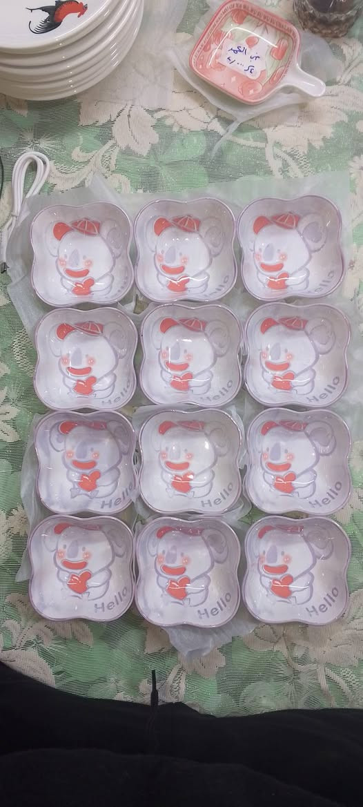 السلام عليكم 
شلونكم عيني أن شاء الله بخير
توفر كاسات حجم صغير بهاذا الشكل 
سعر القطعه ب 500 دينار فقط 🔥🤯 
بلاش اشكال كلش حلوه وتخبل 
توصيل مجاني داخل مجمع 
***********
