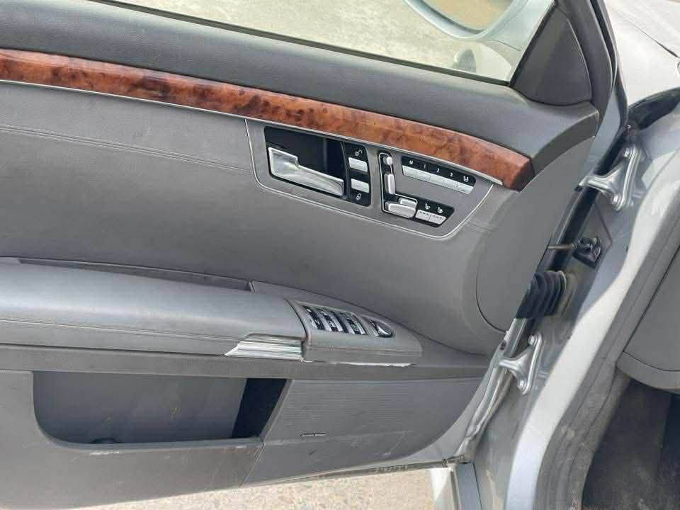 سلام عليكم مارسدس كفاله عامه فول مواصفات s500 محرك 8 سياره جديده هواي مواصفات بيبان شفط يعني سياره فخمه بيه بس جراد قليل موديل 2008 بيه بس ارقام سعر 85 مجال قليل أو مراوس حسب القناعه والمايعرف بيهه وينطي سعر من يمه لايعلق مكاني بصره ***********
