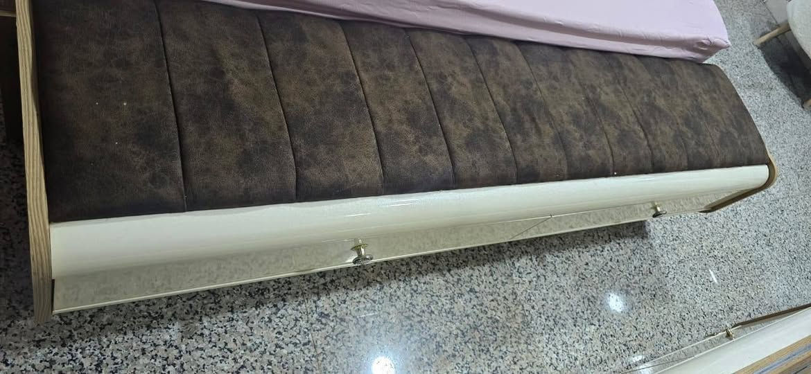 سلام عليكم غرفت اخشاب للبيع ***********
