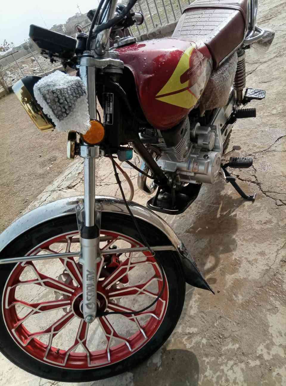 السلام عليكم ماطور.
‏‪***********‬‏
 سيفان للبيع موديل 24 شرط ما مفتوح.
