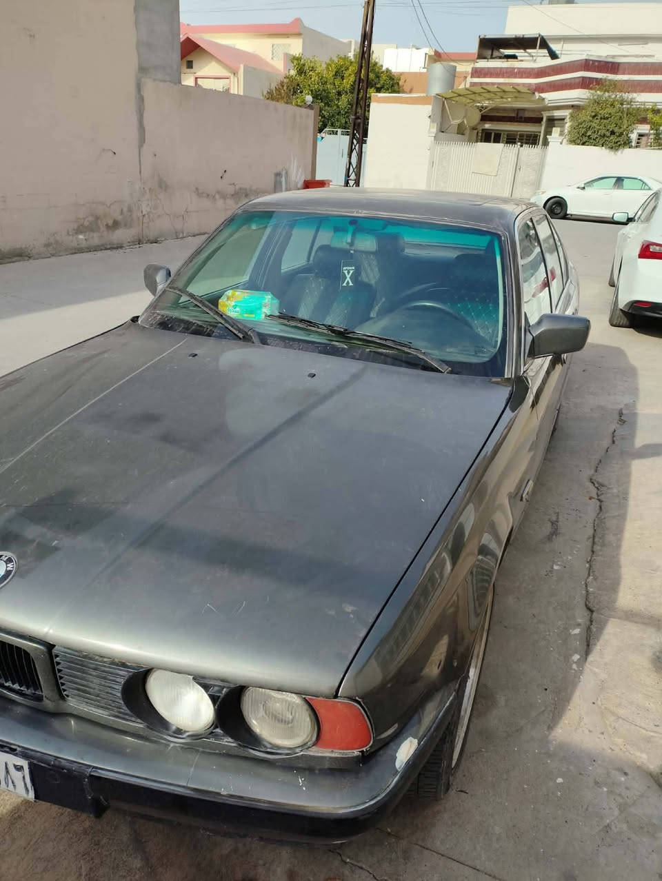 سلام عليكم شباب سياره بي ام ٥٢٥ محرك فل المحرك جديد لوك يعني تخيل صوت ماكو من مشتغله سياره بدون ضربه خلاص مال جناي كلشي جديد بيها صدر امامي خلفي دبلات كهربائيات شلع شغاله حتى الضبابي شغال تبريد شغال مابيها نقص خلاص سياره نايمه بدون خياسات مسوي ادامه كامله عليها رقم رقم بغداد قديم سنويه ضايعه وبيها فقدان كامل وماندل راعيها ابيع كوم حديد بس السياره كلها شغال  يعني سياره مال جناي مكاني كركوك السعر ٢٨ مراوس هم يرهم 
***********
