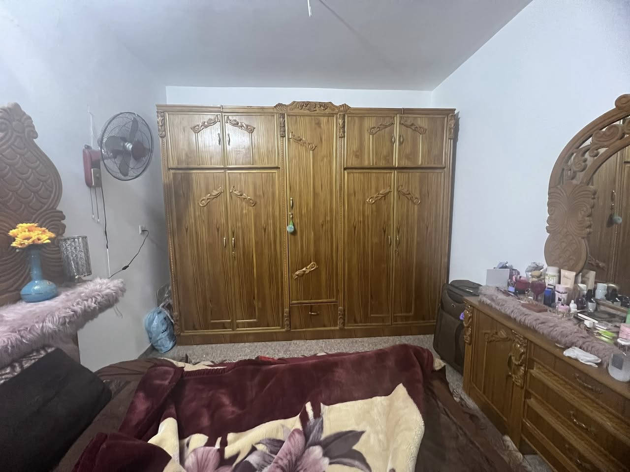 غرفة عراقي للبيع نظافة فون***********
