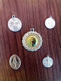 اكسسوارات شخصية • للبيع • تواصل خاص