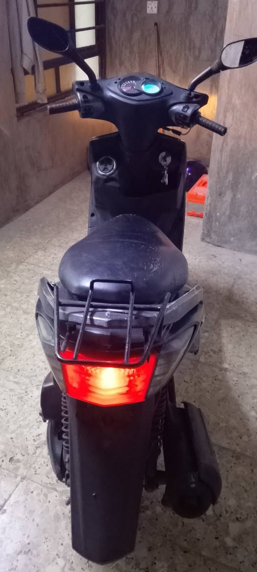 دراجة سكنس فحل نوزل كوري للبيع كاملة مكملة بس طوافه تخربط مامتعوبه مال جناي للاتصال *********** السعر 700قفل
