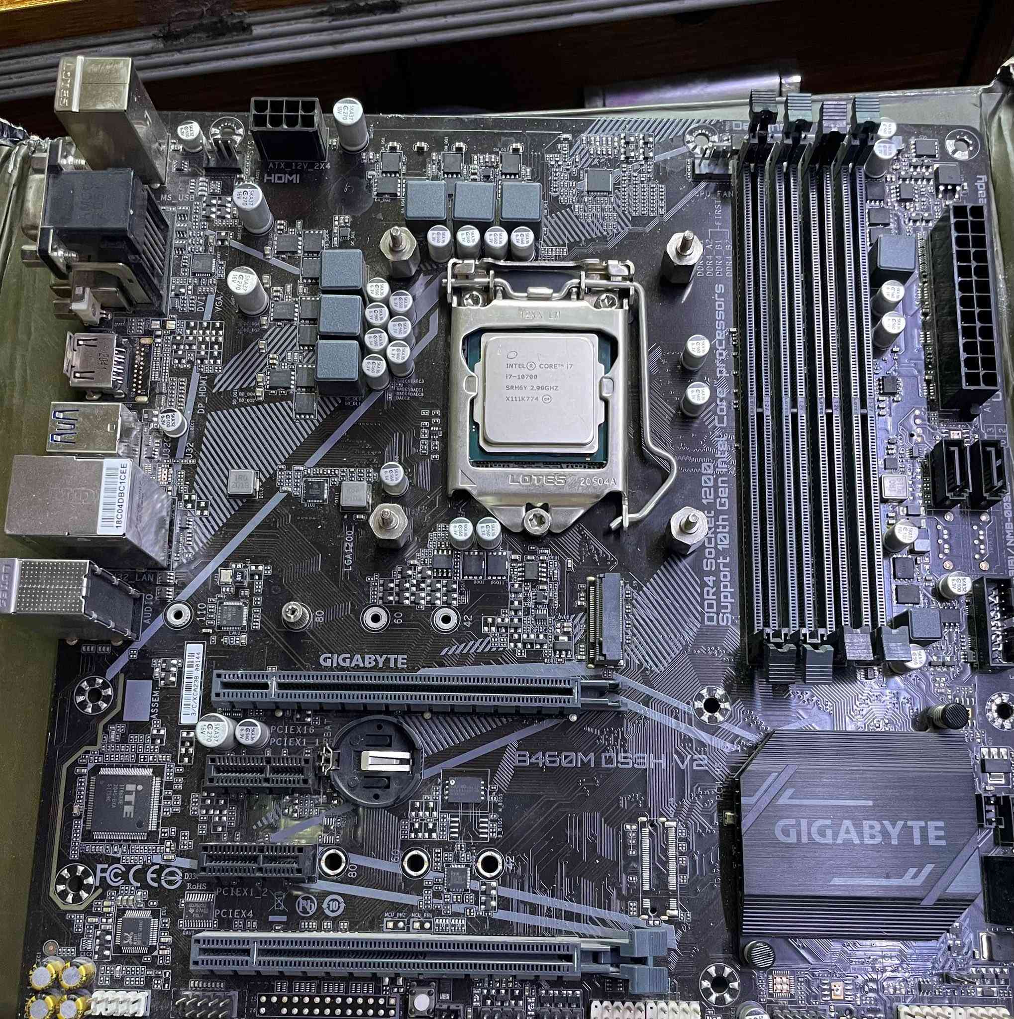 شرط مفحوص وشغال
قيم واخذ بما يرضي الله

بغداد - حي المعلمين *********** واتس فقط
