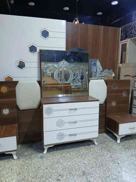 غرفة نوم مستعملة🇹🇷
 نضافة90 ٪💯
عدد القطع / 5
نضام / أسلايت 💢 
💸
شد ونقل داخل بغداد مجاني🚛
يوجود توصيل محافضات 🚛
***********
