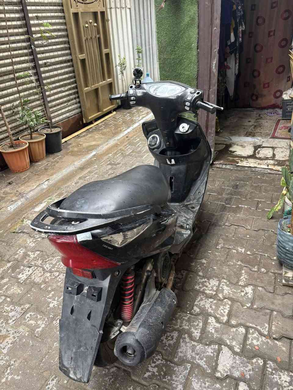 سلام عليكم ثعلب ماكس للبيع 
دراجه نضيفه معدل فول
كهربائيات كله شغاله 
ما مفتوحه بس كابريتر امبدل اصلي 
سعز ٥٥٠ بيه مجال 
رقم ***********
علما دراجه وسخه يرادله غسله
