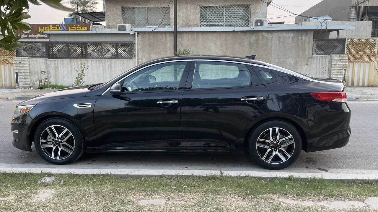 اوبتما 2018 فئة EX
مواصفات السيارة أعلى فئة 

محرك السياره 2400

بصمة 

بانوراما كامله

كشنات تدفئة وتبريد 

خزن ميموري للكشنات 

تحكم الكشنات كهرباء

تحكمات ستيرن كاملة 

شاشة كبيره أبل كاربلاي

قطعتين تبريد خلفية جنطة كهرباء تتقرب يمها تفتح بدون مدوس شي

المري الجانبيه كهرباء 

ترحيب بالسياره 

قطعتين تبريد خلفيه 

وضعيات قيادة NORMAL + SPORT + ECO

كامرة خلفية ورادار خلفي

تخم تايرات جديد 

السياره مضروبه بأمريكا موجوده صور الحادث الجاملغ الامامي فقط مفتوح لا مضروب ولا مبدل فقط باب الصدر والباب الخلفي كلشي موضح بالصور السياره بأسمي رقم بغداد جديد تحويل مباشر 

التواصل ***********

العنوان بغداد
