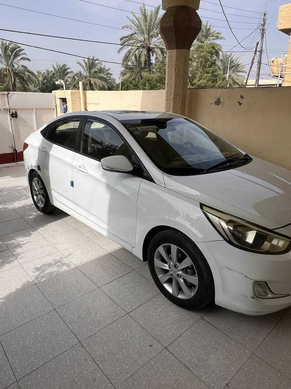 السلام عليكم 
اكسنت 2016 خليجي 
مكفوله من الصبغ والتبديل عدا رصعه في الباب الخلفي عكس جهه السايق موضحه في الصور 
سنويه جديده وهزه جديده وباسمي 
رقم بغداد الجديد الدولي 
السعر 118 ورقه 

مكاني بغداد المدائن 

رقمي ***********
