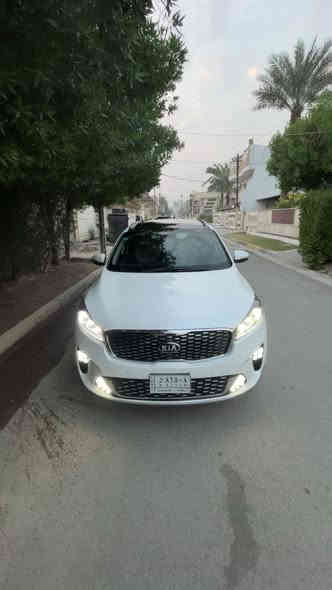 السلام عليكم 
سورنتو 2018  شكل ال 20 خليجي 
فول مواصفات للاخيررر بانورامه 
فور ويل السياره 
7 راكب تبريد 3 قطع 
مكينه 6.3500 مكفوله
كير و مكينه مكفول ماشية 137 كيلو متر 
رقم بغداد بسمي سنوية 28 
سياره ما ناقصه برغي جديده كلش 
السياره بيهة حالوب و السونار مرفق بل منشور 
سعر 239 و بيهة مجال 
مكاني بغداد البلديات 
رقم ***********
