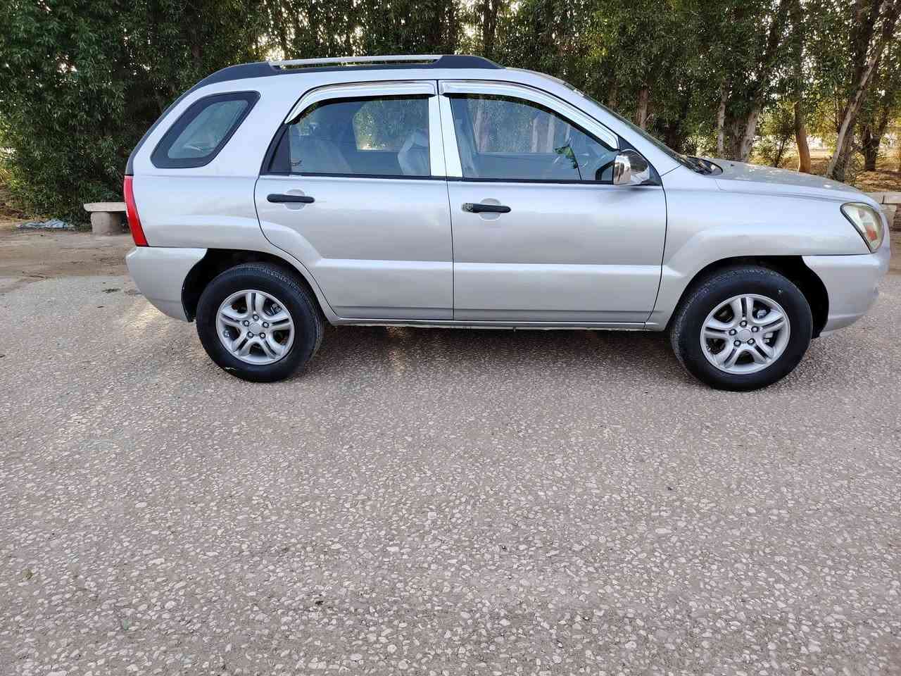 السلام عليكم سبورتج للبيع موديل ٢٠٠٨ رقم بغداد دولي شرط التحويل السنويه جديد وهزه جديده السياره صبغ حزام جماليه مكفوله من ضربه قويه وكلب وكص وتكم وداخل جاهزه من كلشي مكينه كير حداديه تخم تاير كهربائيات كلها شغاله السياره احله من الصور مكاني بابل السعر ٨٧ وبيها مجال لشراي قليل وهذا رقمي الي يحب يتصل وتدلل خاص ما اجاوب ***********
