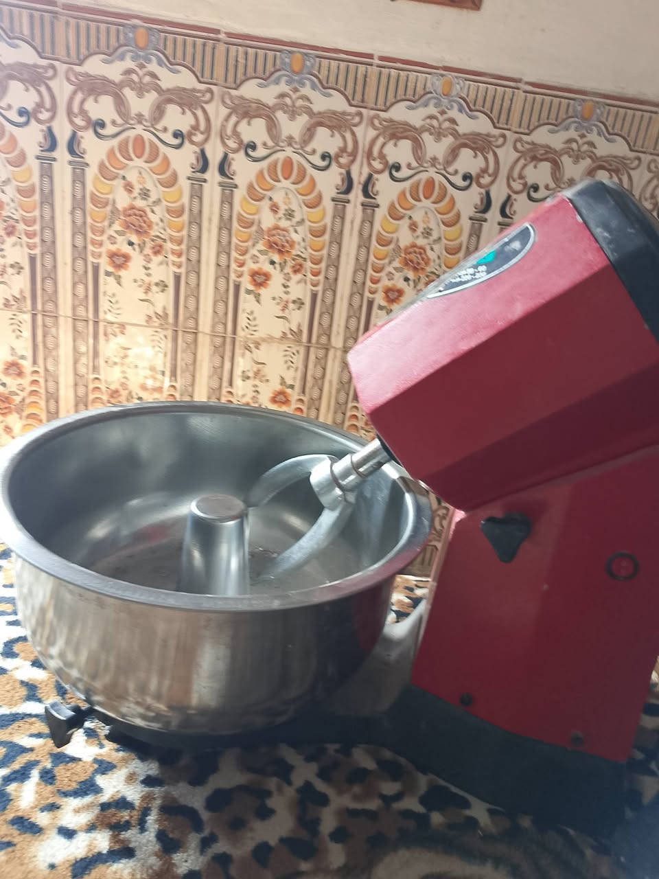 السلام عليكم عجانه5كيلو سوريه جديده السعر 210للتواصل ***********
