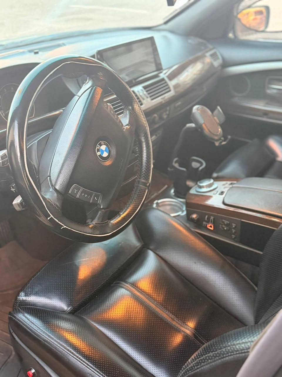سلام عليكم شباب BMW E65 745 فول مواصفات ابواب شفط منضومه زنون عالي ناصي  كشنات تبريد تدفئه سلايت روف السياره مصبوغه عام للجماليه  كفاله من الضربه 
السعر 115 للأستفسار اكثر ***********

