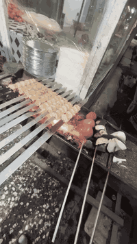 شوفولي العروض اليوم كيلو كباب دجاج ١٠الف كيلو كباب لحم ١٦الف كيلو غنم عراقي ١٦الف دينار كيلو عجل بعضم١٢الف دينار كيلو شرح ١٢الف دينار تكه دجاج متبله كيلو ١٠الف دينار  يوجد لدينا خدمه توصيل داخل الزعفرانيه***********
