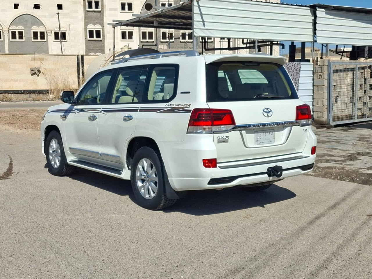 من رخصة الادمن ....   للبيع نقدا 🌳🌳🌳🌳🌳🌳🌳🌳
سيارة تويوتا لاندكروز خليجي فول مواصفات (( وايت ايدشن )) موديل ٢٠١٦ رقم بغداد الماني بأسمي  تحويل مباشر   مكفولة  عدا التكمة الخلفية اليسرى مصبوغه على كدها اثر خباثة وجديدة جدا بمعنى الكلمة وجاهزة من كلشي  وعالفحص ومكان السيارة بالفلوجة والسعر ٤٢٠بيها مجال بسيط ورقة والجاد بالشراء يتفضل يتصل عالارقام  ***********      وبالخير مقدما عالياخذها 🌳🌳🌳🌳🌳🌳🌳
الاتصال حصرا عالرقم الموجود لاني مكلف بالنشر
المواصفات ...
١- فتحة سلايد بالقماره
٢-محرك ستة سلندر
٣-حساس امامي خلفي 
٤-كامره خلفي بلادي
٥-ثمانية (٨) ايرباكات 
٦- زنون بلادي 
٧-كراسي جلد اصلي
٨-كراسي الامامية كهربائيه عدد (٢)
٩- تشغيل عن بعد اصل بلادي 
١٠- لدات امامي وخلفي
١١-زراك لايت 
١٢-تحكمات فول ستيرن 
١٣-نظام زحف 
١٤-مري جانبي كهربائي (شفط)***
١٥-تبريد ٣ قطع ثلج
١٦- داخل بيجي
١٧- لدات امامي وخلفي
