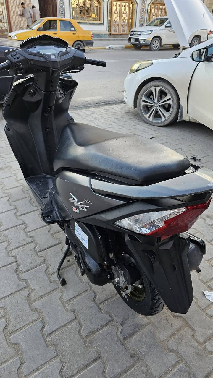 سلام عليكم
هوندا Dxr 2022 دراجه جاهزه من كلشي 
مكان الدراجه السماوه شارع الصياغ مقابيل بيت ال ايدام للاتصال ***********
