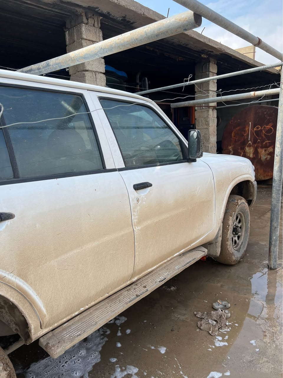 نیسان پاترۆل مۆدیل ٢٠٠١ عام پەمپ کرایە لۆ جوانی  بئ لێدرانە رەقم سەنەوی نوئیە سەیارەکە رەقەم حلوجە  *********** شقلاوة, أربيل
