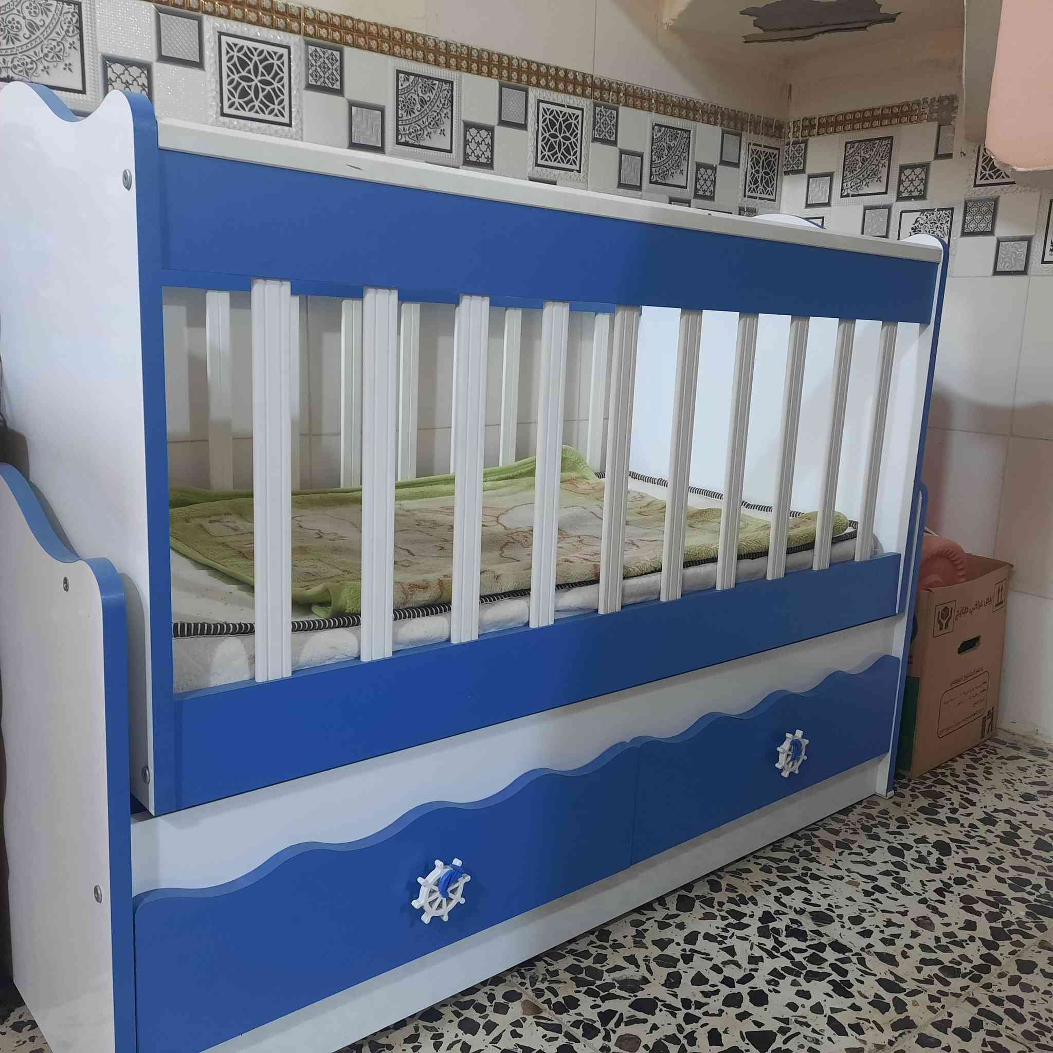 سرير طفل لعمر 5 سنوات مع دوشك 125 بيه مجال ***********
